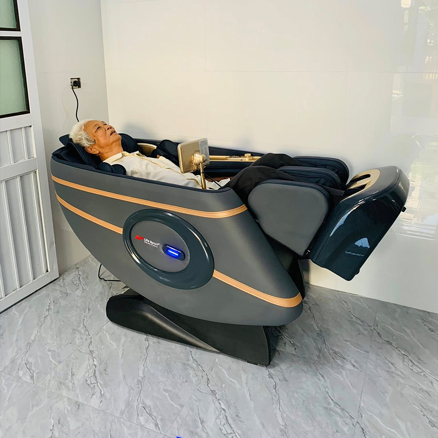 Không sử dụng ghế massage khi đang ăn hoặc quá no